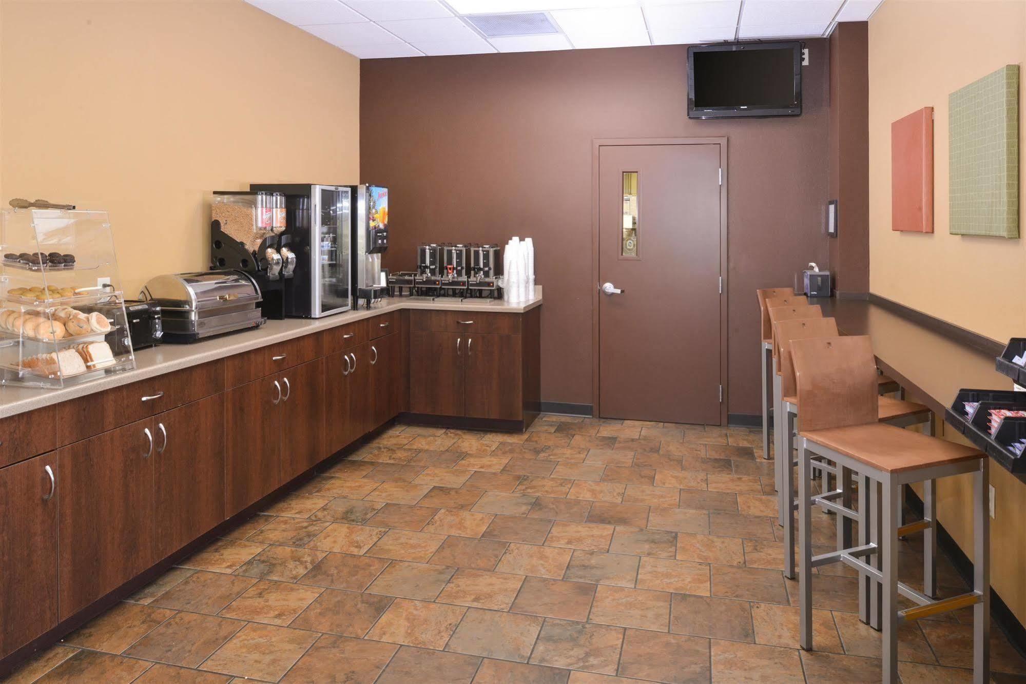 Americas Best Value Inn - Campus View Eau Claire Exterior photo